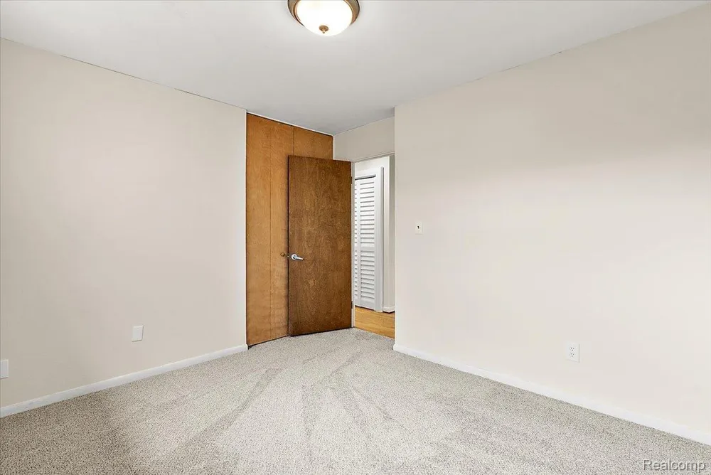3211 Benjamin Avenue #13 Royal Oak City, MI 48073
