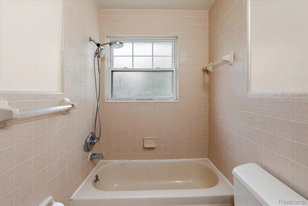 3211 Benjamin Avenue #13 Royal Oak City, MI 48073