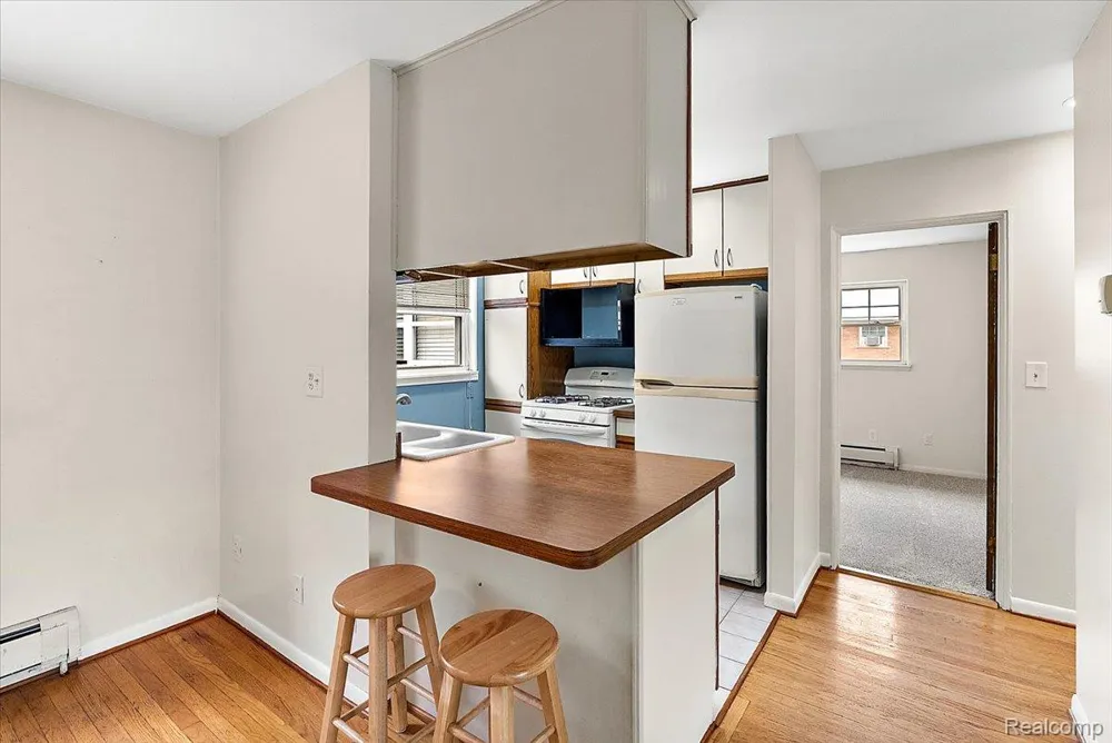 3211 Benjamin Avenue #13 Royal Oak City, MI 48073