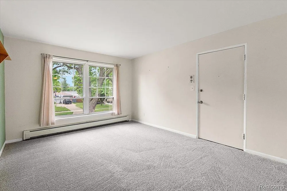 3211 Benjamin Avenue #13 Royal Oak City, MI 48073