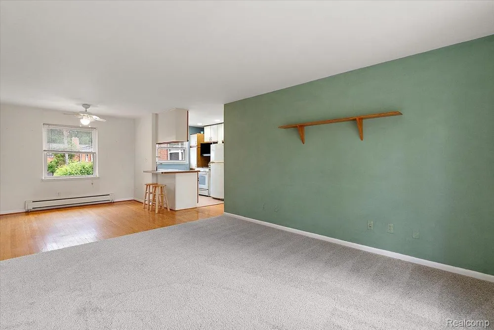 3211 Benjamin Avenue #13 Royal Oak City, MI 48073