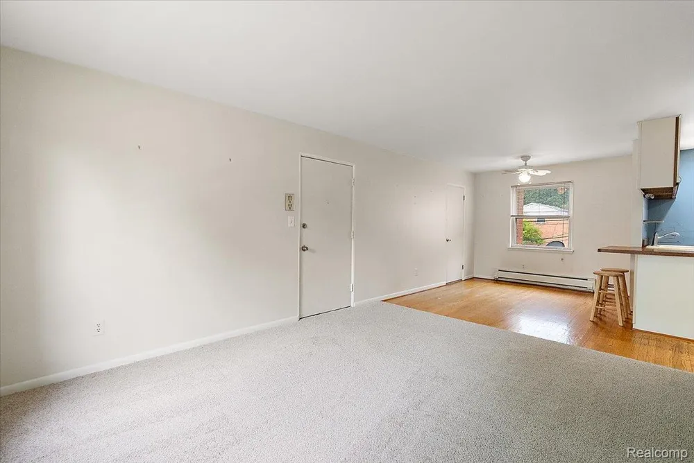 3211 Benjamin Avenue #13 Royal Oak City, MI 48073
