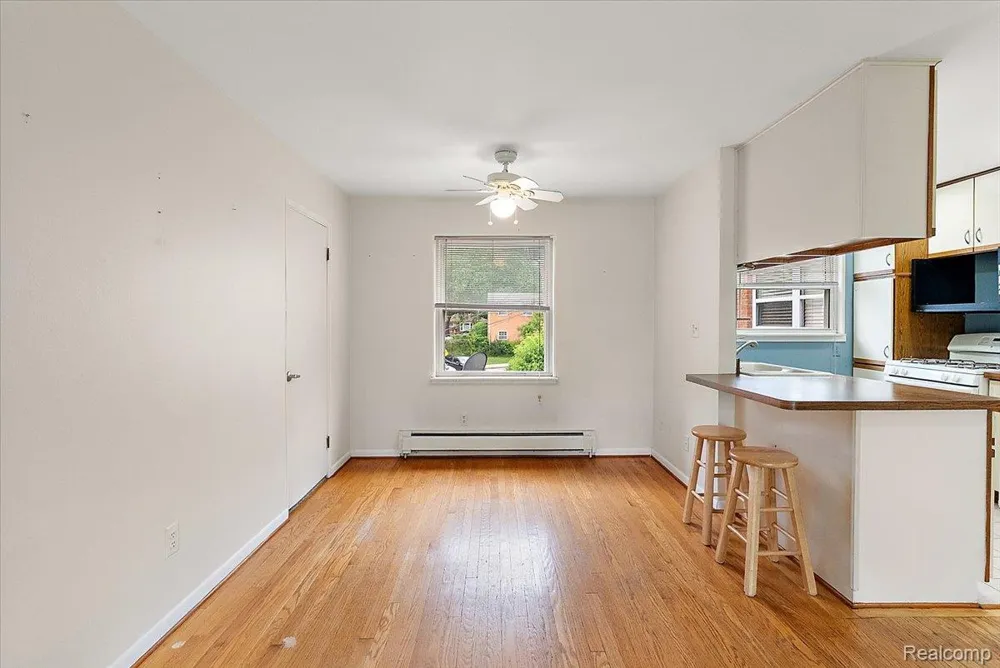 3211 Benjamin Avenue #13 Royal Oak City, MI 48073