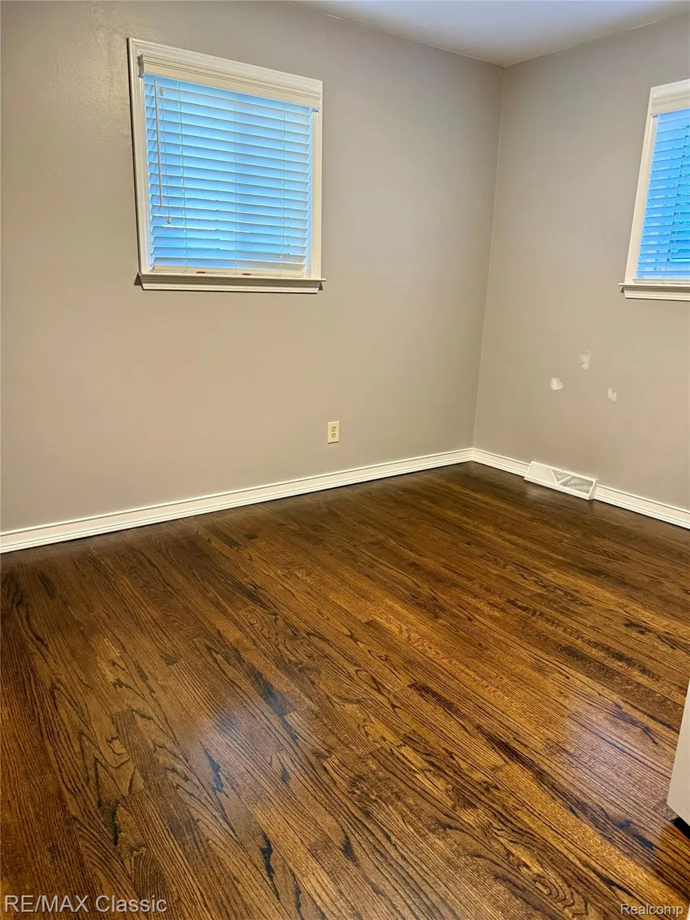 1842 Chaucer Avenue Madison Heights City, MI 48071