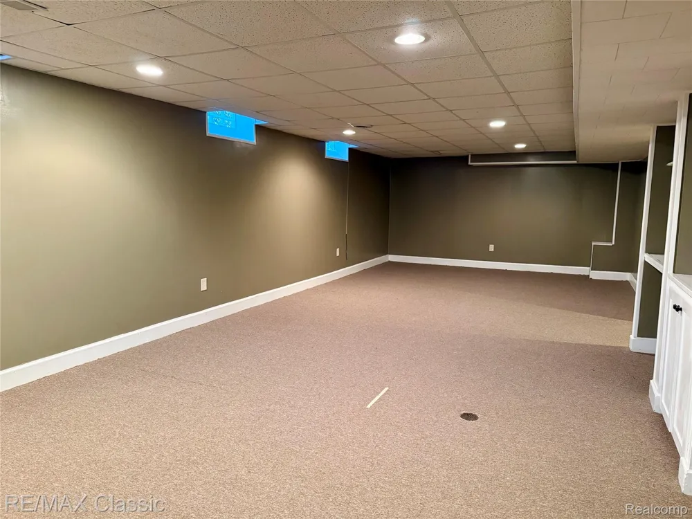 1842 Chaucer Avenue Madison Heights City, MI 48071