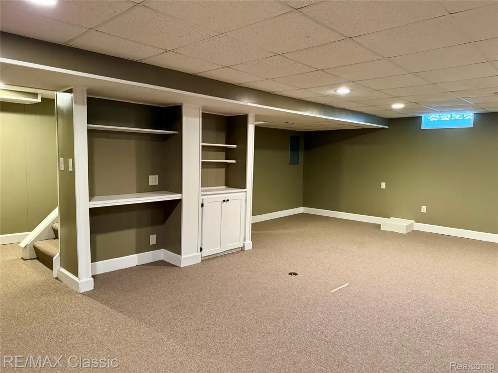 1842 Chaucer Avenue Madison Heights City, MI 48071