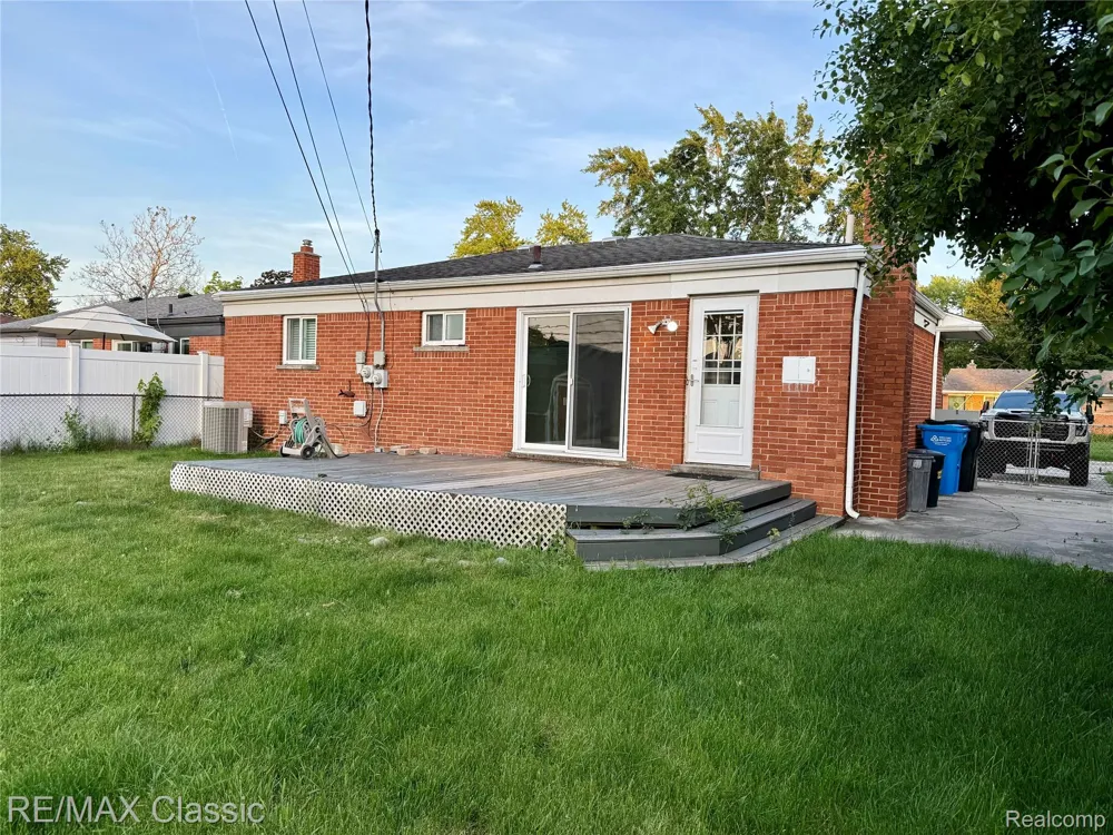 1842 Chaucer Avenue Madison Heights City, MI 48071