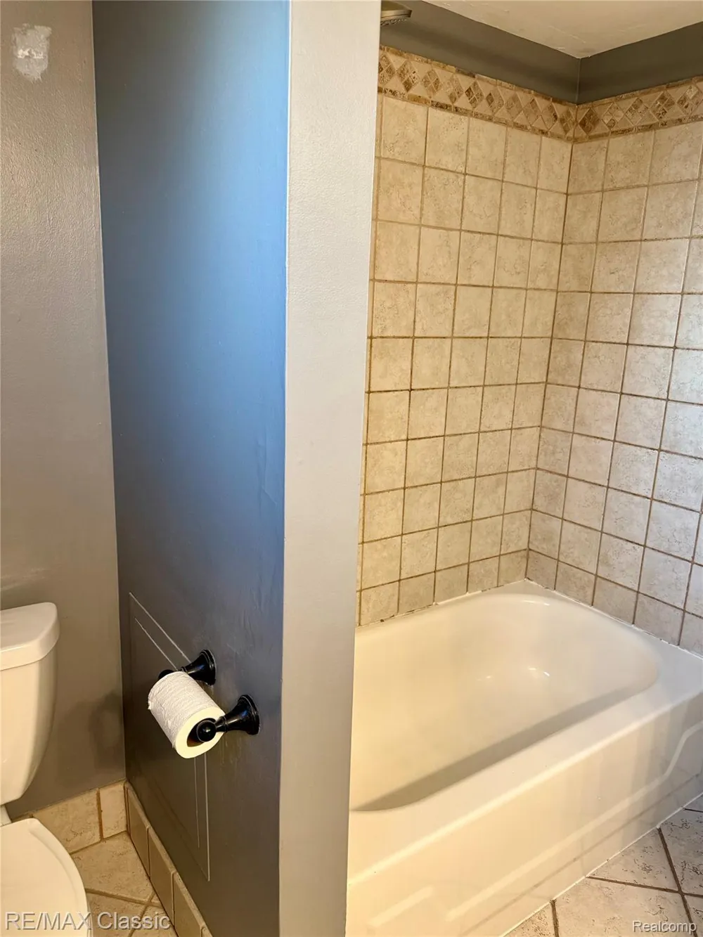 1842 Chaucer Avenue Madison Heights City, MI 48071