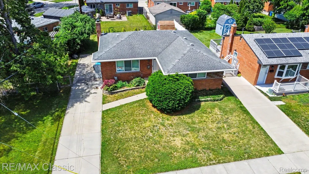 1842 Chaucer Avenue Madison Heights City, MI 48071