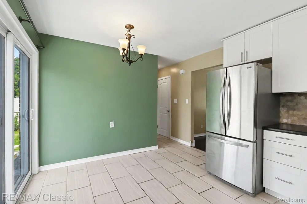 1842 Chaucer Avenue Madison Heights City, MI 48071