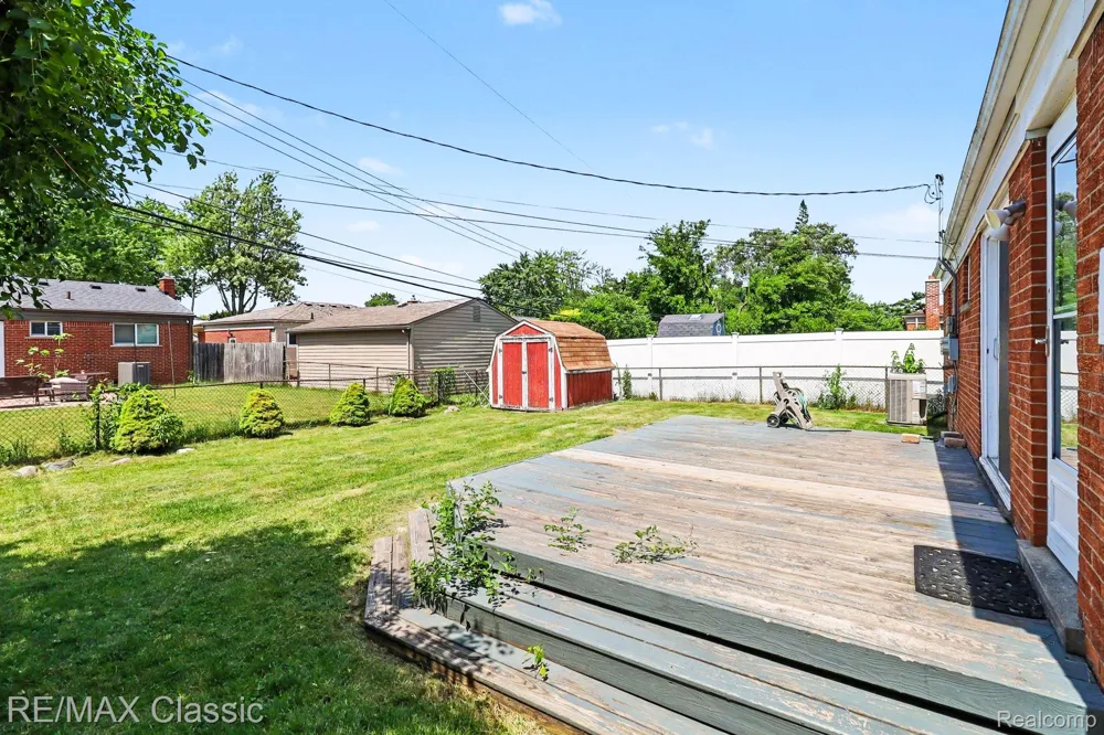 1842 Chaucer Avenue Madison Heights City, MI 48071