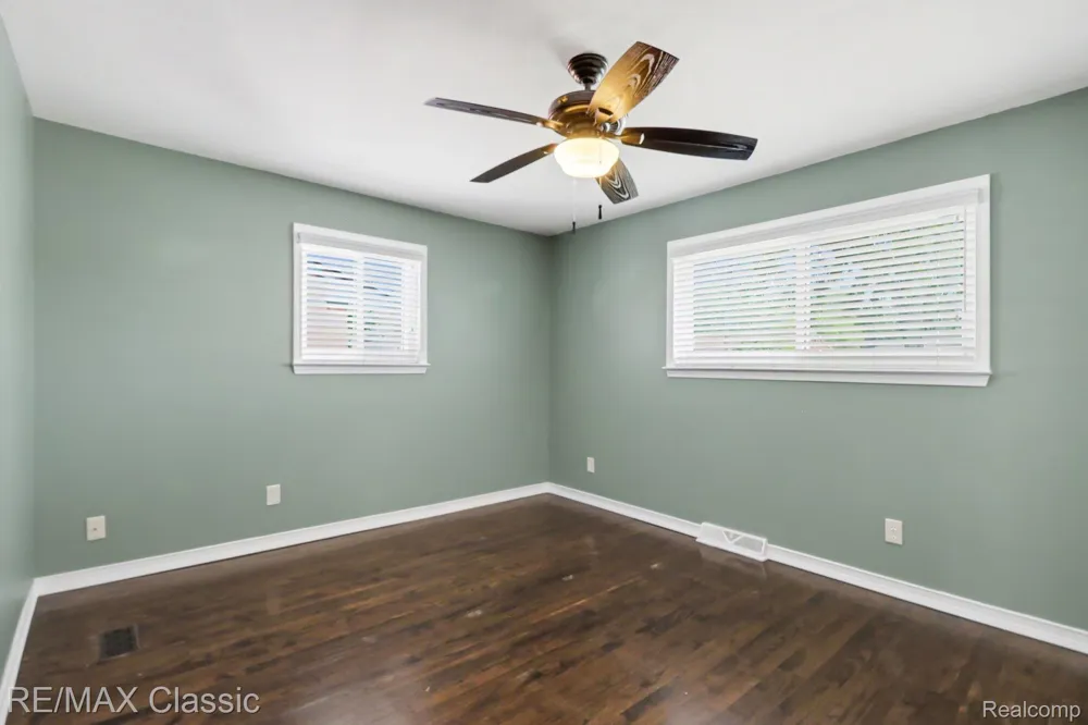 1842 Chaucer Avenue Madison Heights City, MI 48071