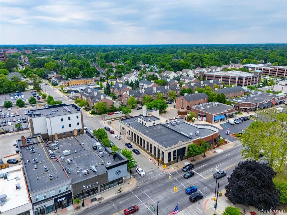 37 W Village Lane Dearborn City, MI 48124