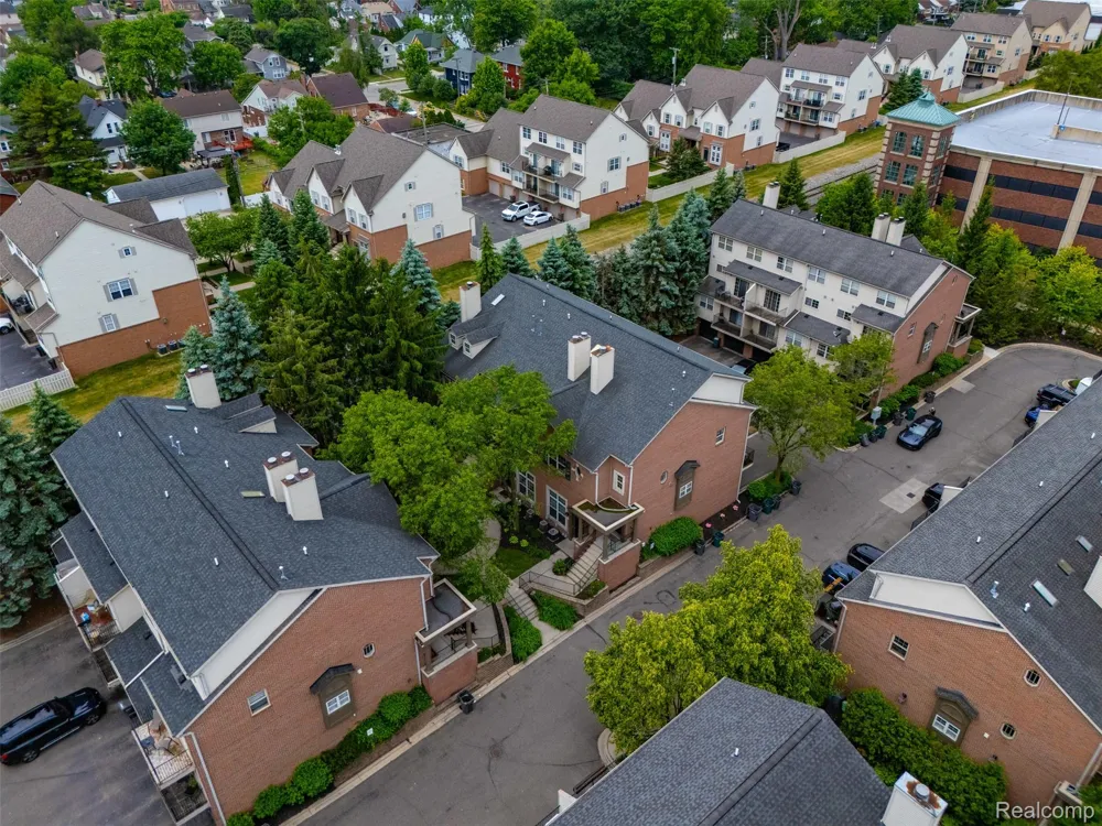 37 W Village Lane Dearborn City, MI 48124