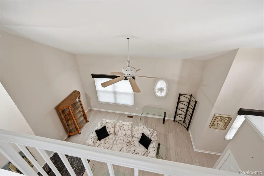 37 W Village Lane Dearborn City, MI 48124