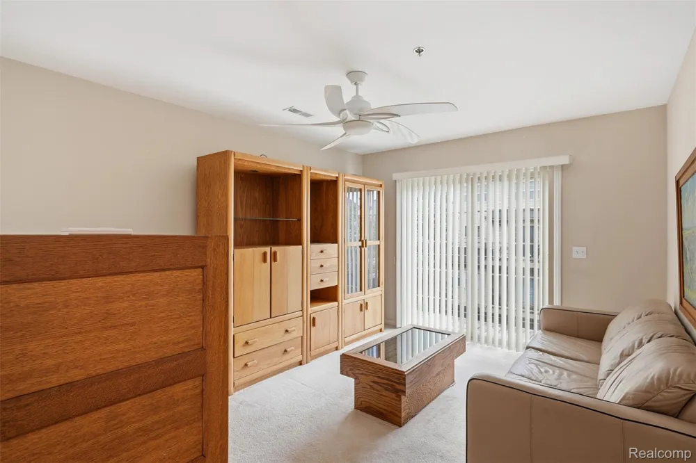37 W Village Lane Dearborn City, MI 48124