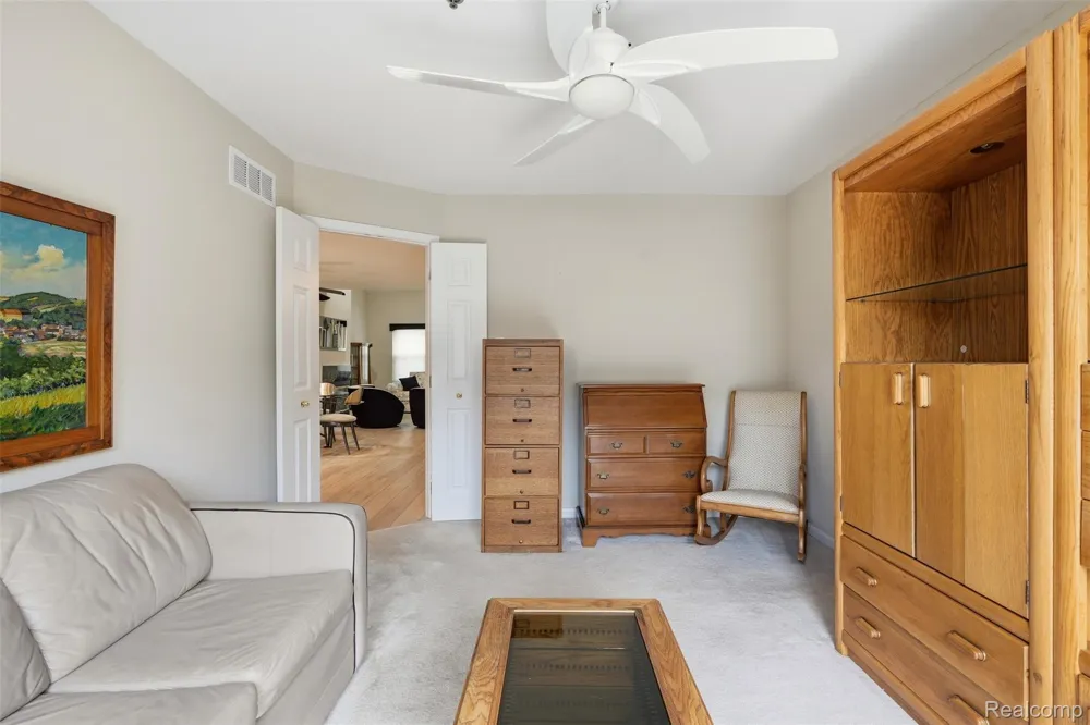 37 W Village Lane Dearborn City, MI 48124