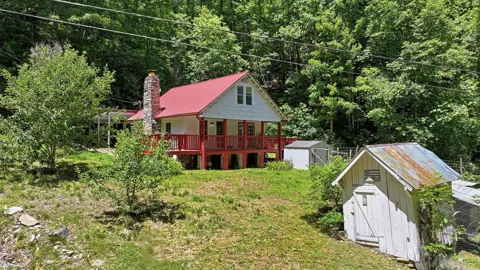 Waterfall Hollow Rd