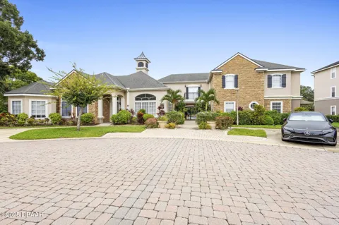 940 Village Trail #6-201