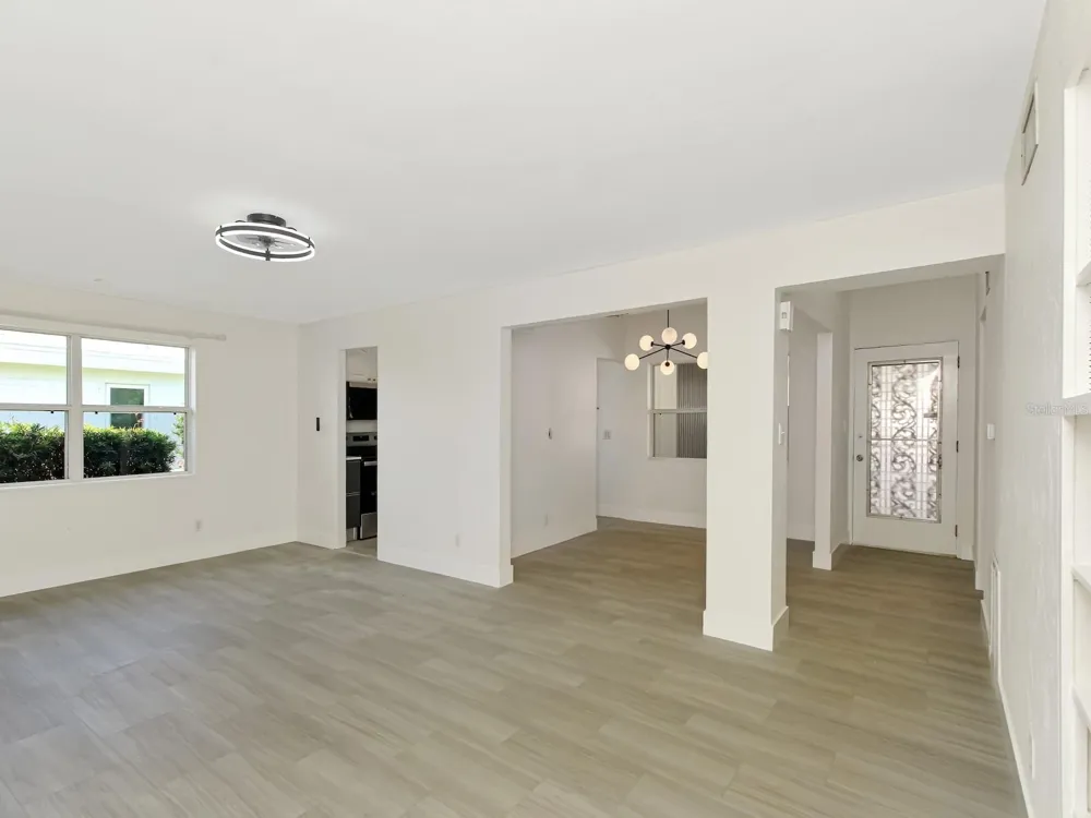 342 BOYLSTON AVENUE Daytona Beach, FL 32118