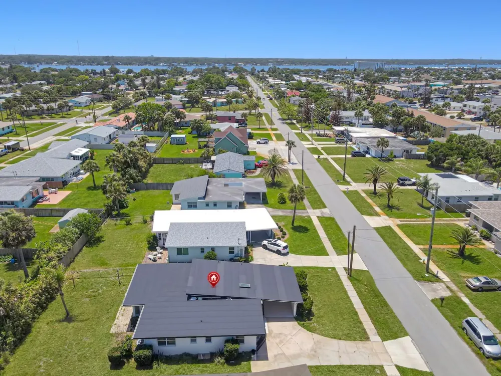 342 BOYLSTON AVENUE Daytona Beach, FL 32118