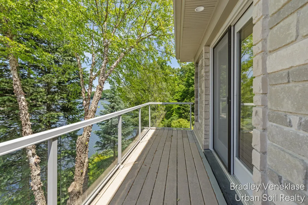 7635 Sandy Hollow Drive SE Alto, MI 49302