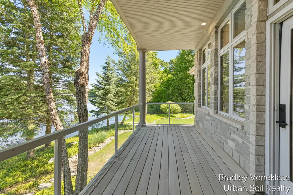 7635 Sandy Hollow Drive SE Alto, MI 49302