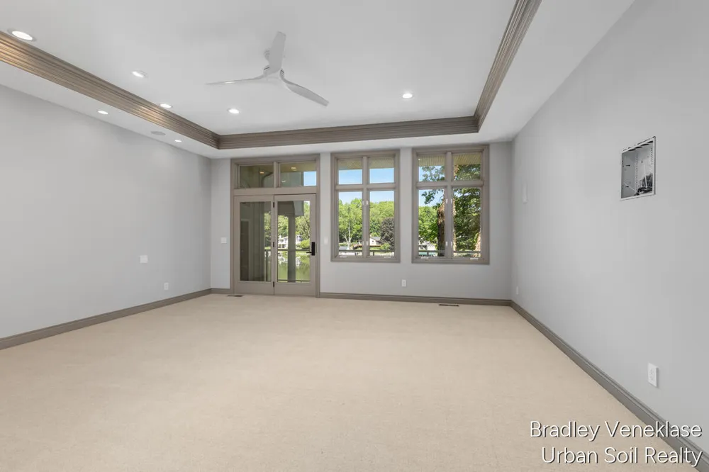 7635 Sandy Hollow Drive SE Alto, MI 49302