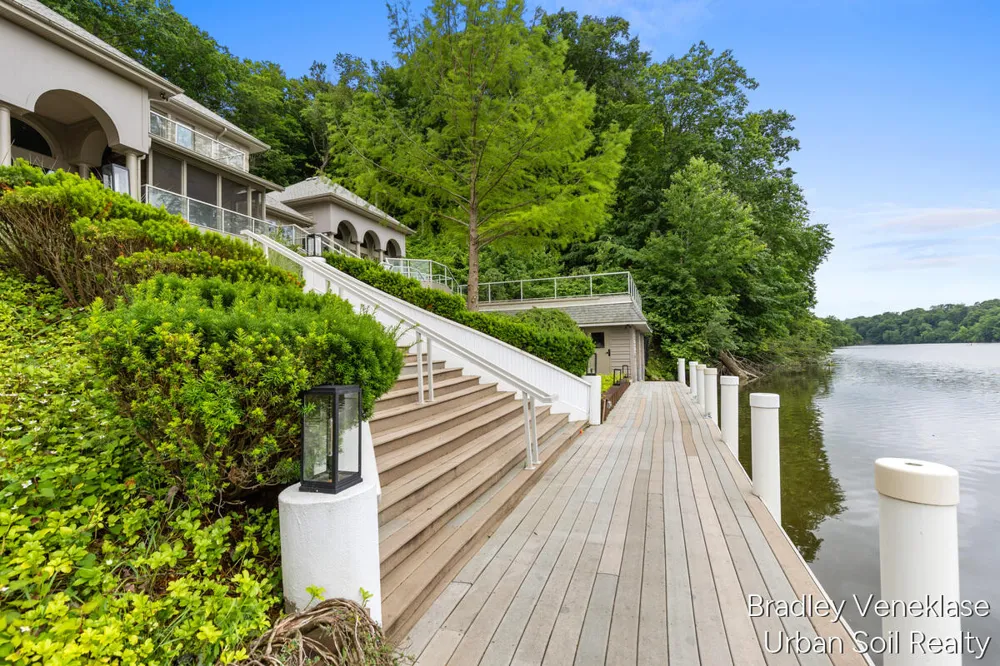 7635 Sandy Hollow Drive SE Alto, MI 49302