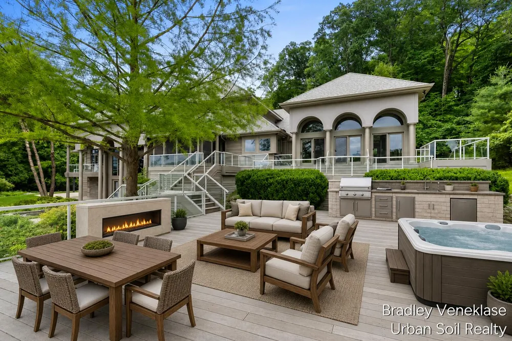 7635 Sandy Hollow Drive SE Alto, MI 49302