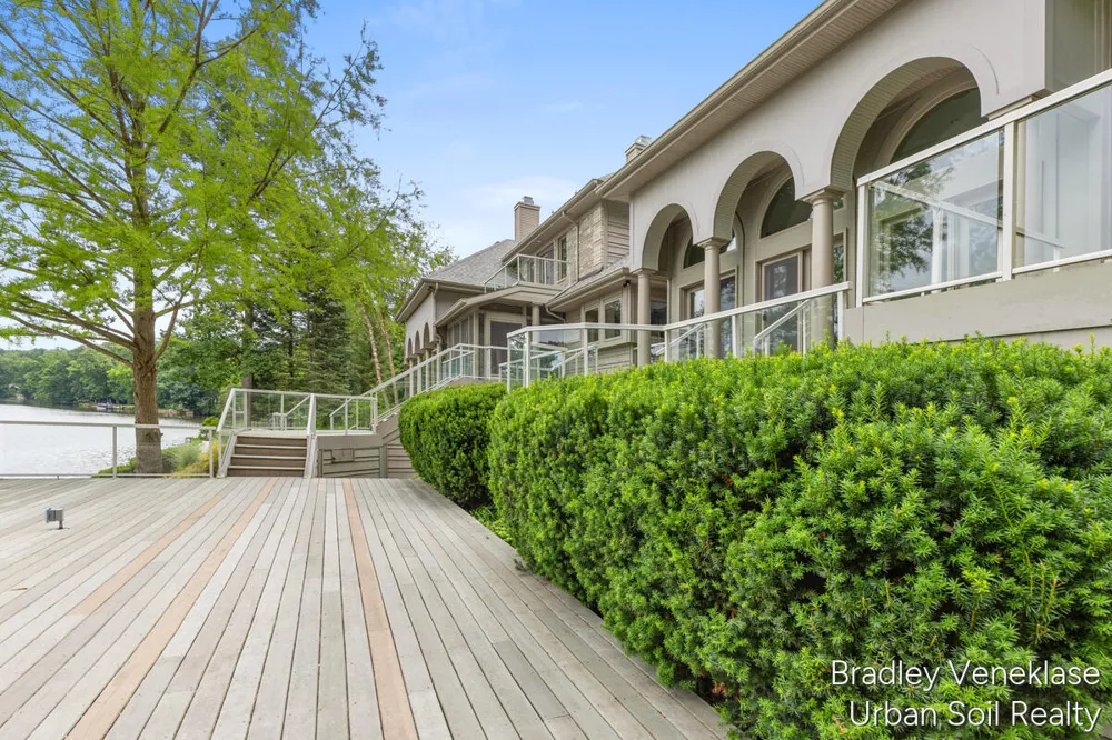 7635 Sandy Hollow Drive SE Alto, MI 49302