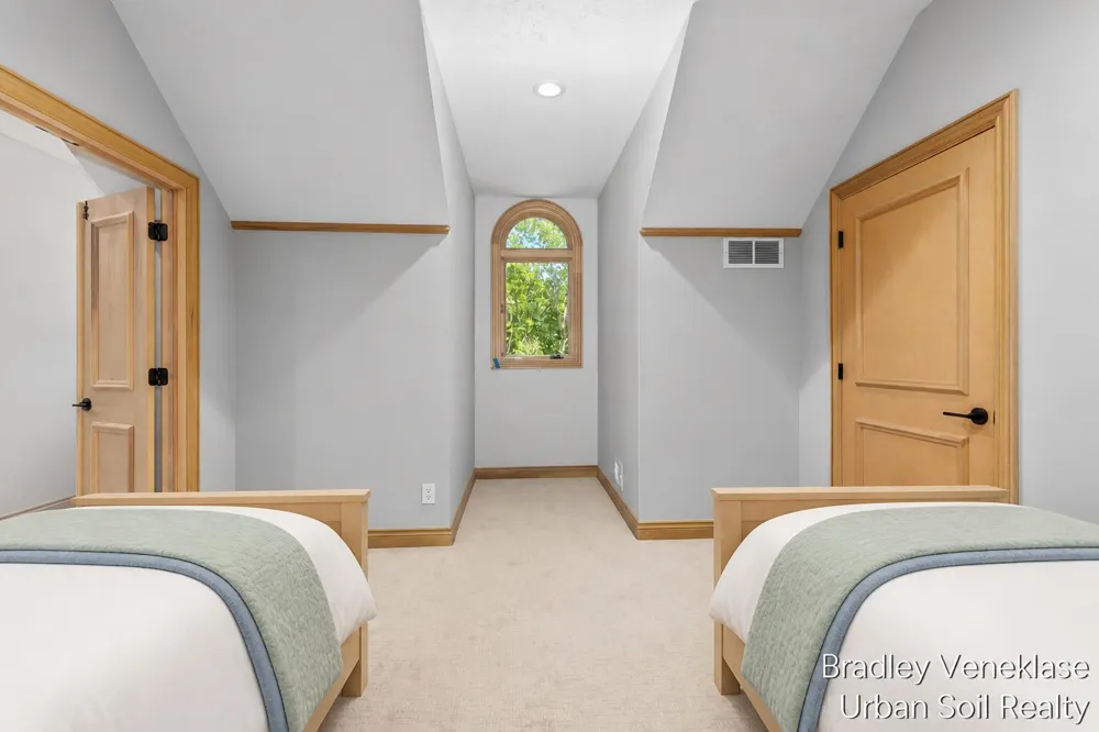 7635 Sandy Hollow Drive SE Alto, MI 49302