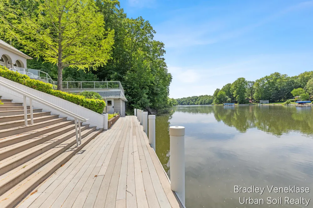 7635 Sandy Hollow Drive SE Cascade Charter Township, MI 49302