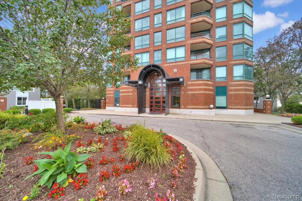 3320 Spinnaker Lane #3A Detroit City, MI 48207