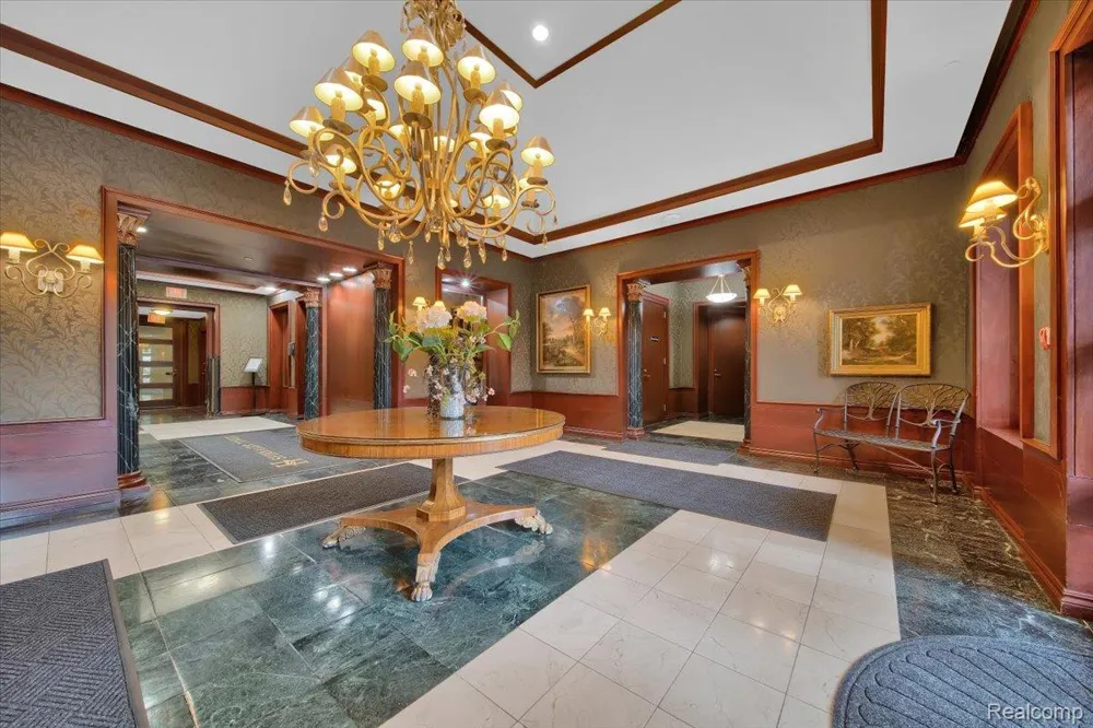 3320 Spinnaker Lane #3A Detroit City, MI 48207