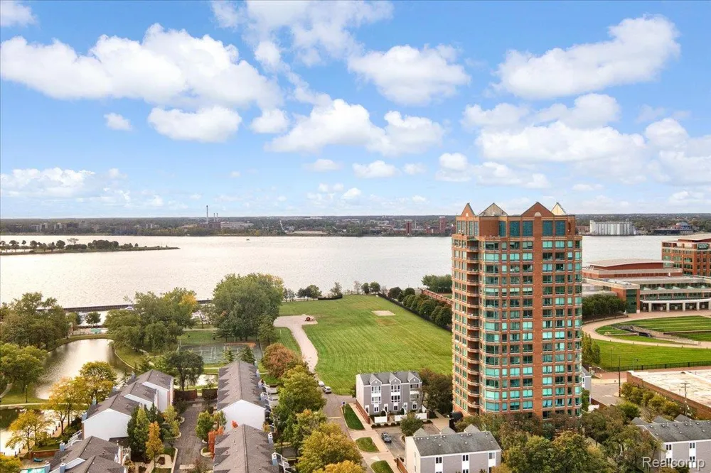 3320 Spinnaker Lane #3A Detroit City, MI 48207