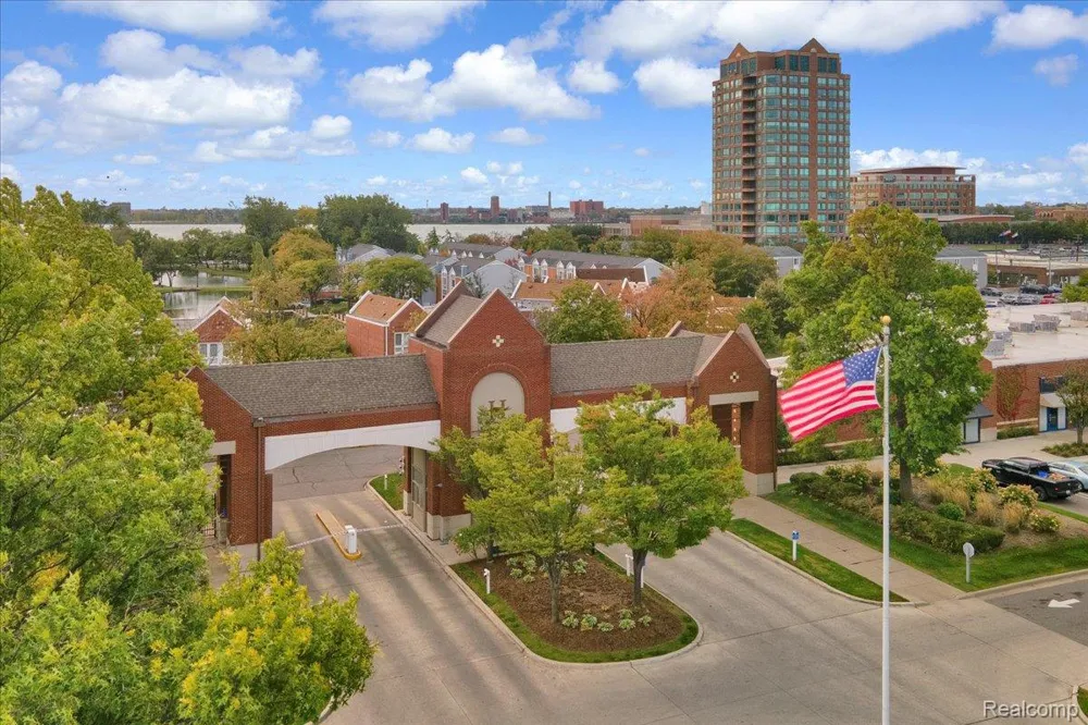 3320 Spinnaker Lane #3A Detroit City, MI 48207
