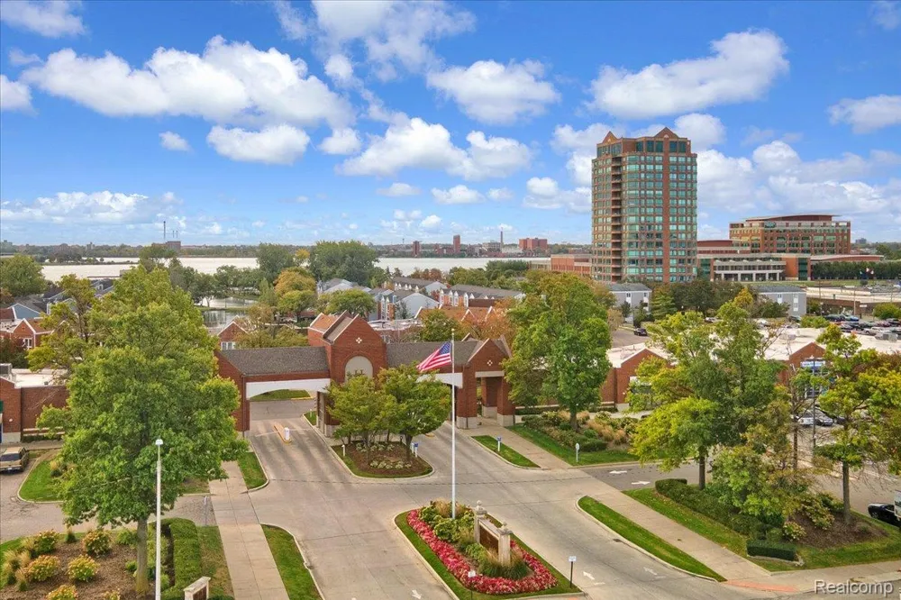 3320 Spinnaker Lane #3A Detroit City, MI 48207