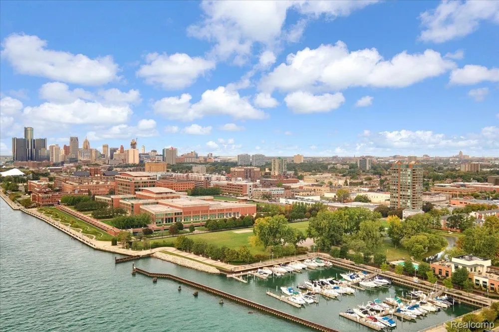 3320 Spinnaker Lane #3A Detroit City, MI 48207