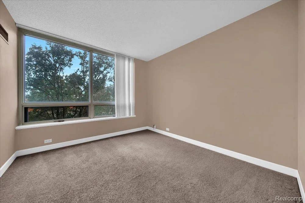 3320 Spinnaker Lane #3A Detroit City, MI 48207