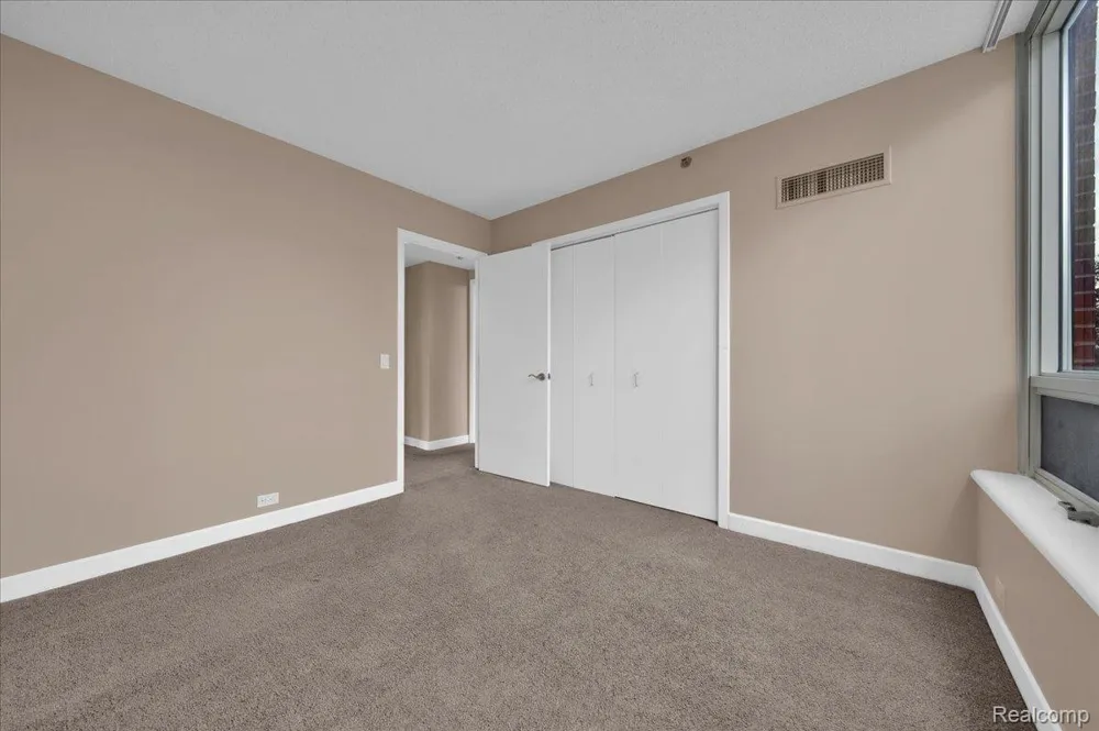 3320 Spinnaker Lane #3A Detroit City, MI 48207