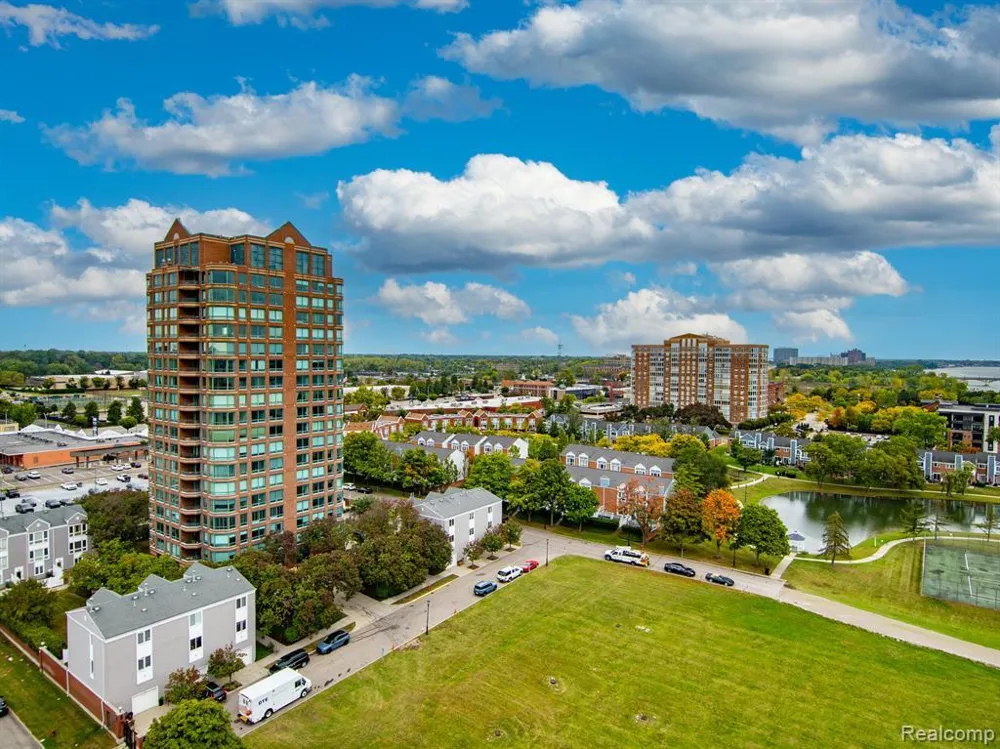 3320 Spinnaker Lane #3A Detroit City, MI 48207