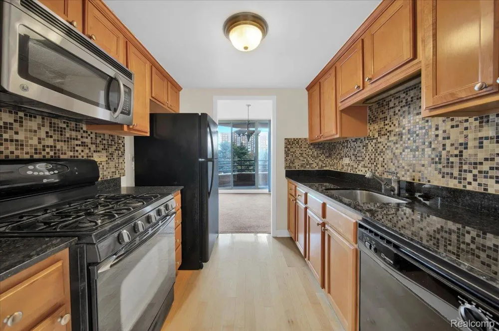3320 Spinnaker Lane #3A Detroit City, MI 48207
