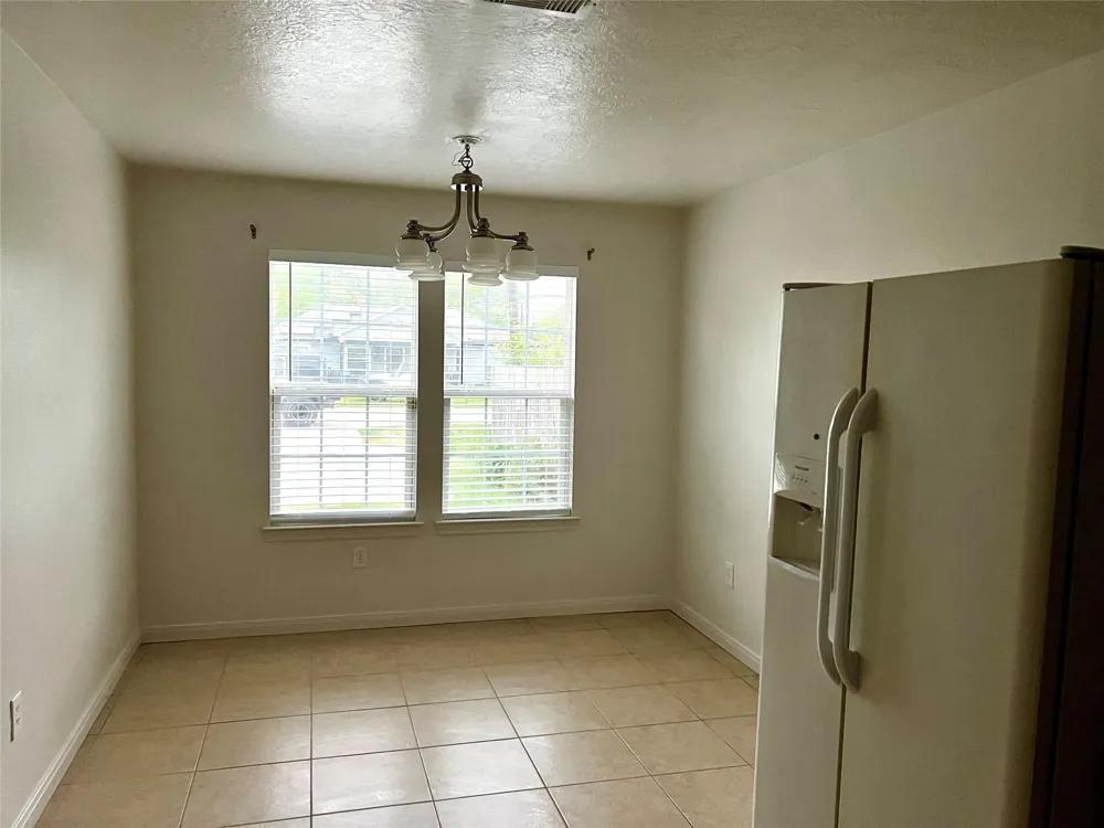 4725 10th Street Bacliff, TX 77518