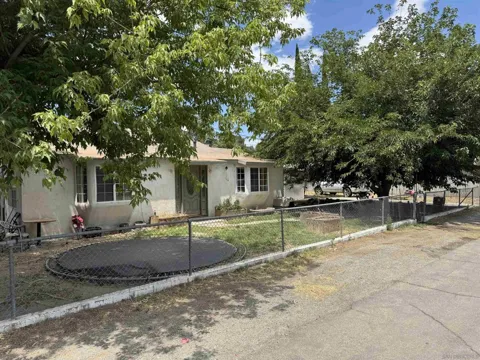 44622 Holtville Ave
