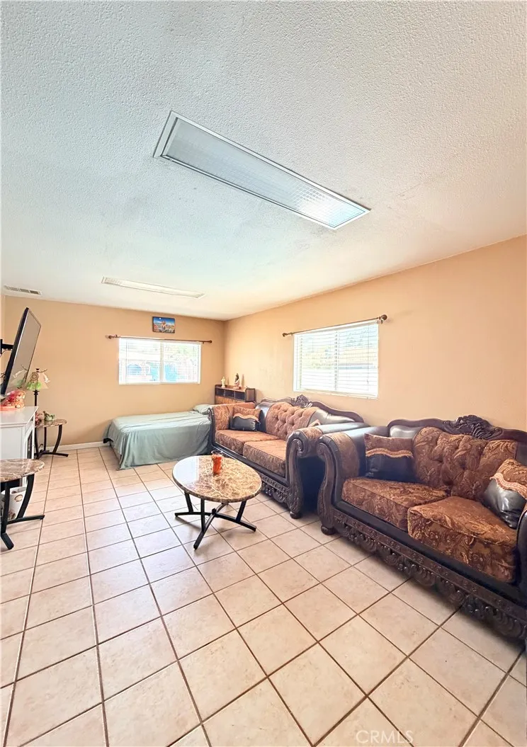 41931 Thornton Avenue Hemet, CA 92544