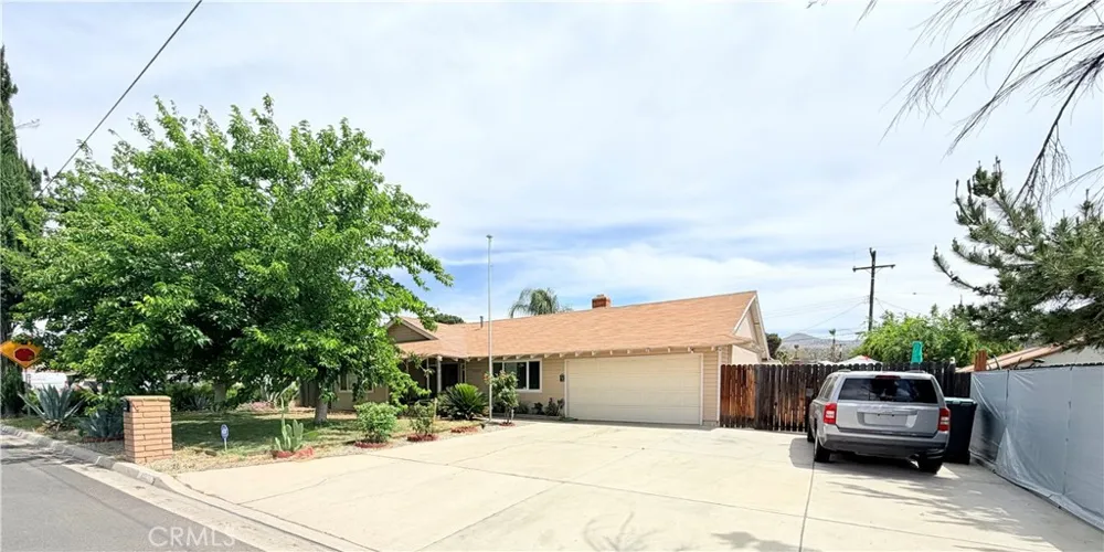 41931 Thornton Avenue Hemet, CA 92544