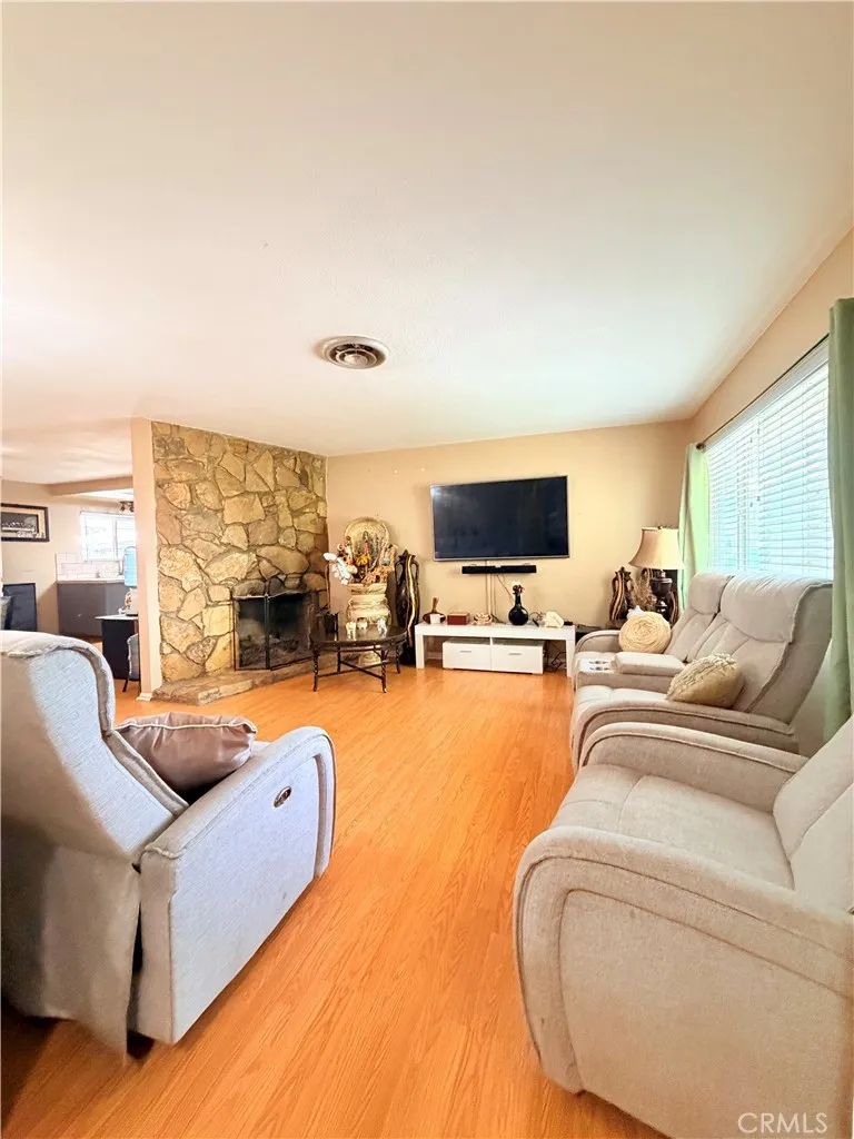 41931 Thornton Avenue Hemet, CA 92544