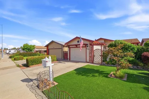478 Vivienne Drive