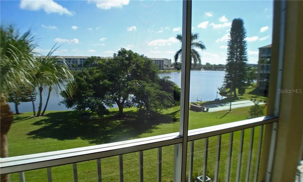 3668 LAKE BAYSHORE DRIVE #K-325 Bradenton, FL 34205